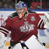Video: Gudļevska 'seivs' iekļauts KHL nedēļas izlasē
