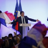 Francijas prezidenta amata kandidātam Fijonam mājās veikta kratīšana