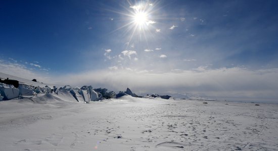 Австралия отправила ледокол спасать заболевшего исследователя Антарктики