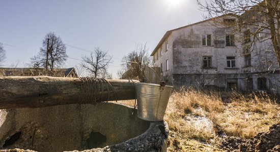 Foto: Brūnu muiža Dobeles novadā, kur vēlāk izbūvēti dzīvokļi lopkopjiem