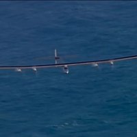 Futūristiskā 'Solar Impulse 2' pāri okeānam sasniedz Sanfrancisko