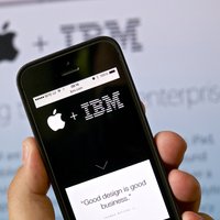'Apple' un IBM panāk vēsturisku vienošanos: taps biznesam pielāgoti 'iPhone'