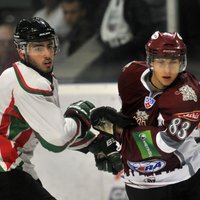 Rīgas 'Dinamo' jaunais hokejists Sarkanis priecīgs par pirmo punktu KHL