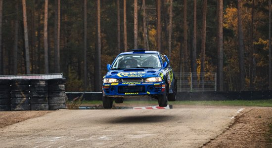 Foto: Biķernieku trasi sezonas noslēgumā pierūcina minirallija un rallijsprinta "Latvija" dalībnieki