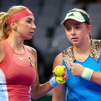 Ostapenko zaudējums Madrides 'WTA 1000' sērijas sacensību dubultspēļu turnīra pirmajā kārtā