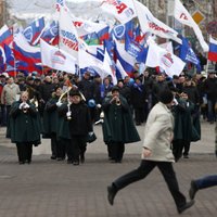 Россия отмечает День народного единства: митинги, народные гуляния и "Русские марши"