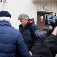 ФОТО: Внесен залог 200 000 евро за освобождение экс-главы Rīgas satiksme Бемхенса