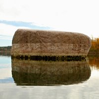 Varenais Radžu dižakmens, kas ir otrs lielākais akmens Latvijā