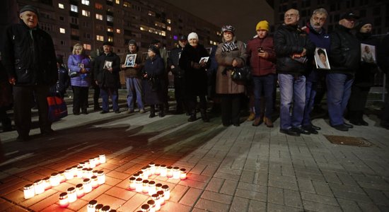 ФОТО: Близкие погибших, пожарные и должностные лица помянули погибших в Золитудской трагедии