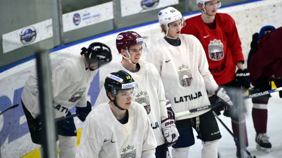 Hokejs: Latvijas hokeja izlase, pirmais treniņš pirms PČ