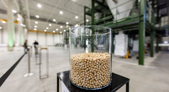 В Лиепае начал работу завод стоимостью 16 млн евро по производству растительного белка