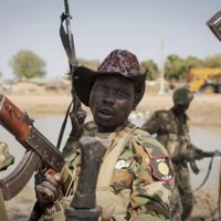 Dienvidsudānas karavīri tuvojas pēdējam nemiernieku bastionam