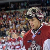 Latvijas hokeja vārtsargs Jučers pagarinājis līgumu ar Kazahstānas klubu 'Beibaris'
