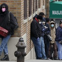 Ņujorkas gubernators aicina visus protestētājus veikt Covid-19 testu