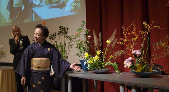 Ikebana - ko tik nevar uztaisīt no ziediem...