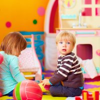 Kritiskā domāšana un problēmrisināšana: valdība apstiprina jaunās pirmsskolas izglītības vadlīnijas