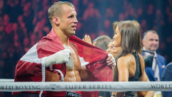 Bokss, Mairis Briedis un Oleksandrs Usiks - 118