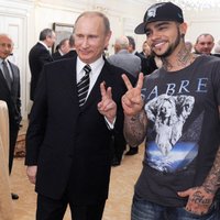 'Alfa' lūdz no veikala 'Black star wear' izņemt apģērbus ar Kremļa tematiku