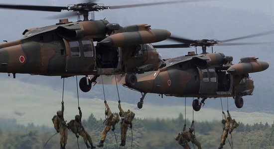Valdība atbalsta četru helikopteru 'Black Hawk' iegādi