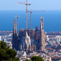 Spānija pirms Katalonijas neatkarības referenduma sola reģionā investēt miljardus