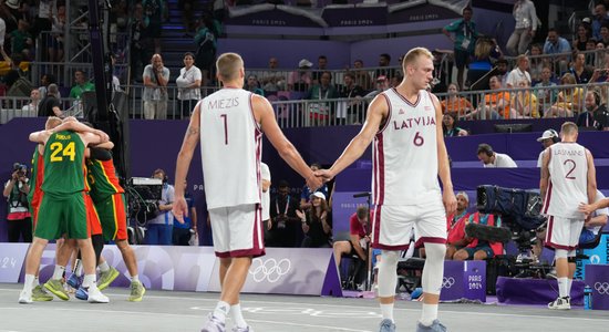 Latvijas 3x3 basketbolisti zaudē Lietuvai un paliek bez medaļām, Nīderlande ar pēdējo metienu izrauj zeltu