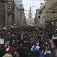 Krievijas skolās audzinātāji ar jauniešiem runās par protestiem