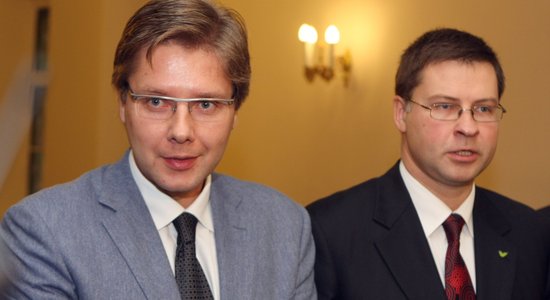 Latvieši visaugstāk vērtē Dombrovska, krievi - Ušakova darbu, vēsta laikraksts