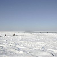 Запрет находиться на льду рижских водоемов отменен