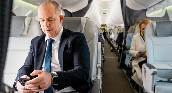 Latvijas valdība varētu iegādāties 'airBaltic' obligācijas līdz 100 miljonu eiro vērtībā, saka Ašeradens