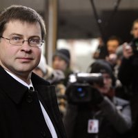 Dombrovskim 'samazinās konkurence' cīņā par EK prezidenta amatu