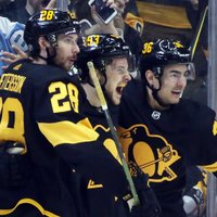 Bļugers un 'Penguins' svin uzvaru rezultatīvā mačā pār Minesotas 'Wild'
