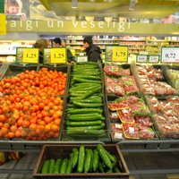 Valdība saņem uzdevumu izvērtēt iespēju pārtiku aplikt ar zemāku PVN