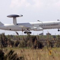 НАТО направляет к границам Украины самолеты AWACS