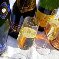 Время шампанского: как правильно охлаждать и подавать