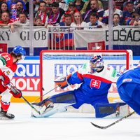 Čehijas un Slovākijas hokejisti mačā Rīgā 'uguņo' pirmajā trešdaļā