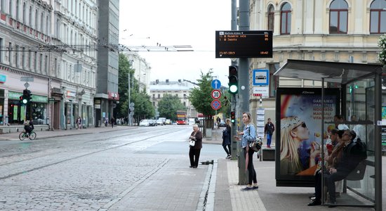 'Rīgas acs' gatavojas pirkt jaunus sabiedriskā transporta reāllaika tablo