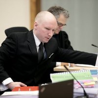 Ārsti: Bēringa-Breivika veselība cietumā nav pasliktinājusies