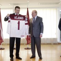 ФОТО: Хоккеисты сборной Латвии встретились с президентом страны