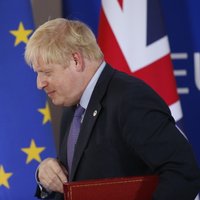 Džonsonu atbalstošā Ziemeļīrijas partija mudinās britu deputātus noraidīt 'Brexit' vienošanos