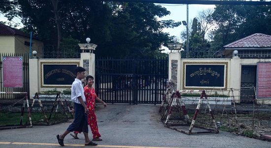 Sprādzienos pie Mjanmas cietuma bojā gājuši astoņi cilvēki