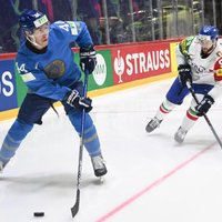 Хоккей: Дания впервые в истории одолела Канаду, а Казахстан удержался в элите
