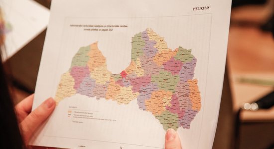 Ikšķile iestājas pret novada apvienošanu; Saeimas komisija uzklausīs nostāju