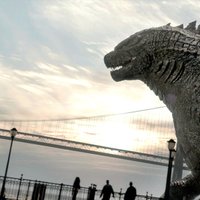 Latvijas kino sāk rādīt zinātniskās fantastikas filmu 'Godzilla'
