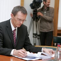 Latvija EK pārskaitīs miljardu eiro; Valsts kase tukša nepaliks
