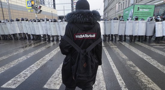 Foto: Protesti Krievijā pret Navaļnija apcietināšanu