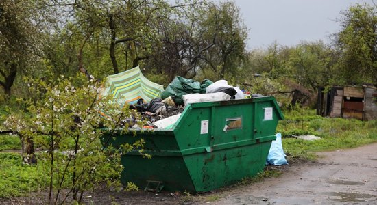 Vides dienestā šogad vairāk ziņojumu par nelikumīgu būvniecības atkritumu apsaimniekošanu