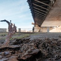 Baisa aina, turas uz godavārda: 145 foto, kā drūp Rīgas tilti
