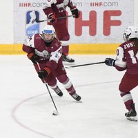Latvijas U-18 izlases hokejistes svarīgā mačā zaudē Austrālijai