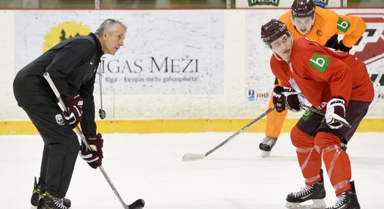 Latvijas hokeja izlase pārbaudes spēlē uzņem Somijas valstsvienību