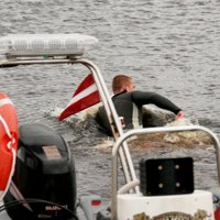 Foto: Rīgas 'pludmales patruļa' atrāda savas spējas